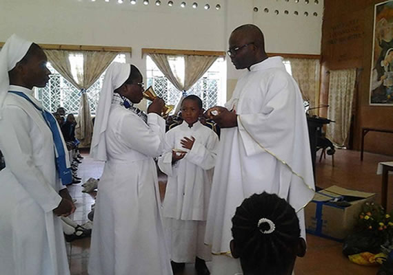 Sisters recieving the Holly Communion in remembarance of our Lord Jesus Christ